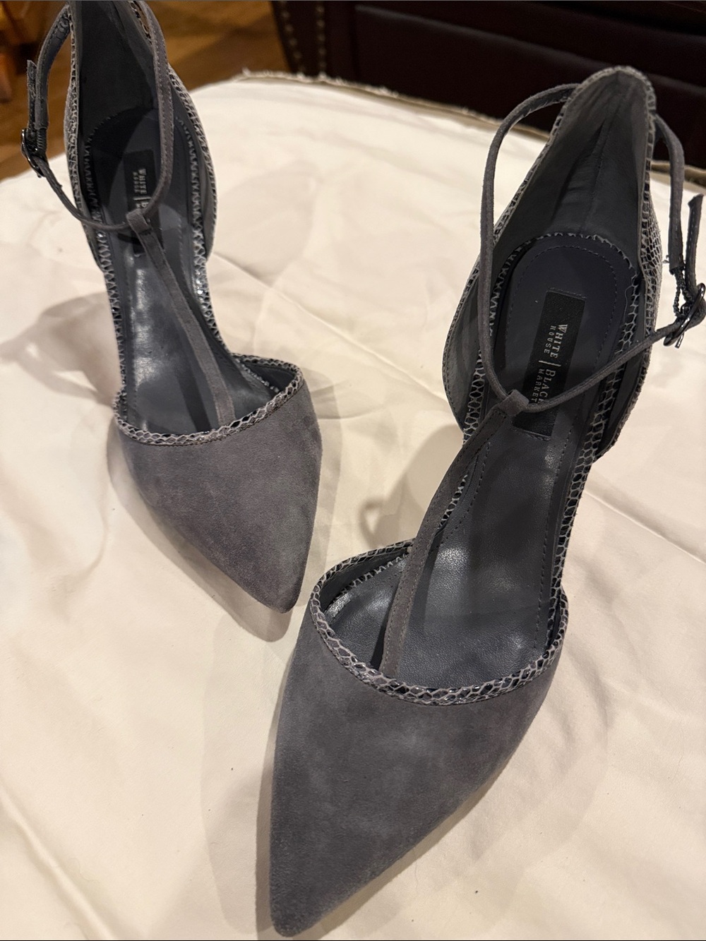 White House Black Market Gray Suede Pointed T-Strap Pumps sz 8.5